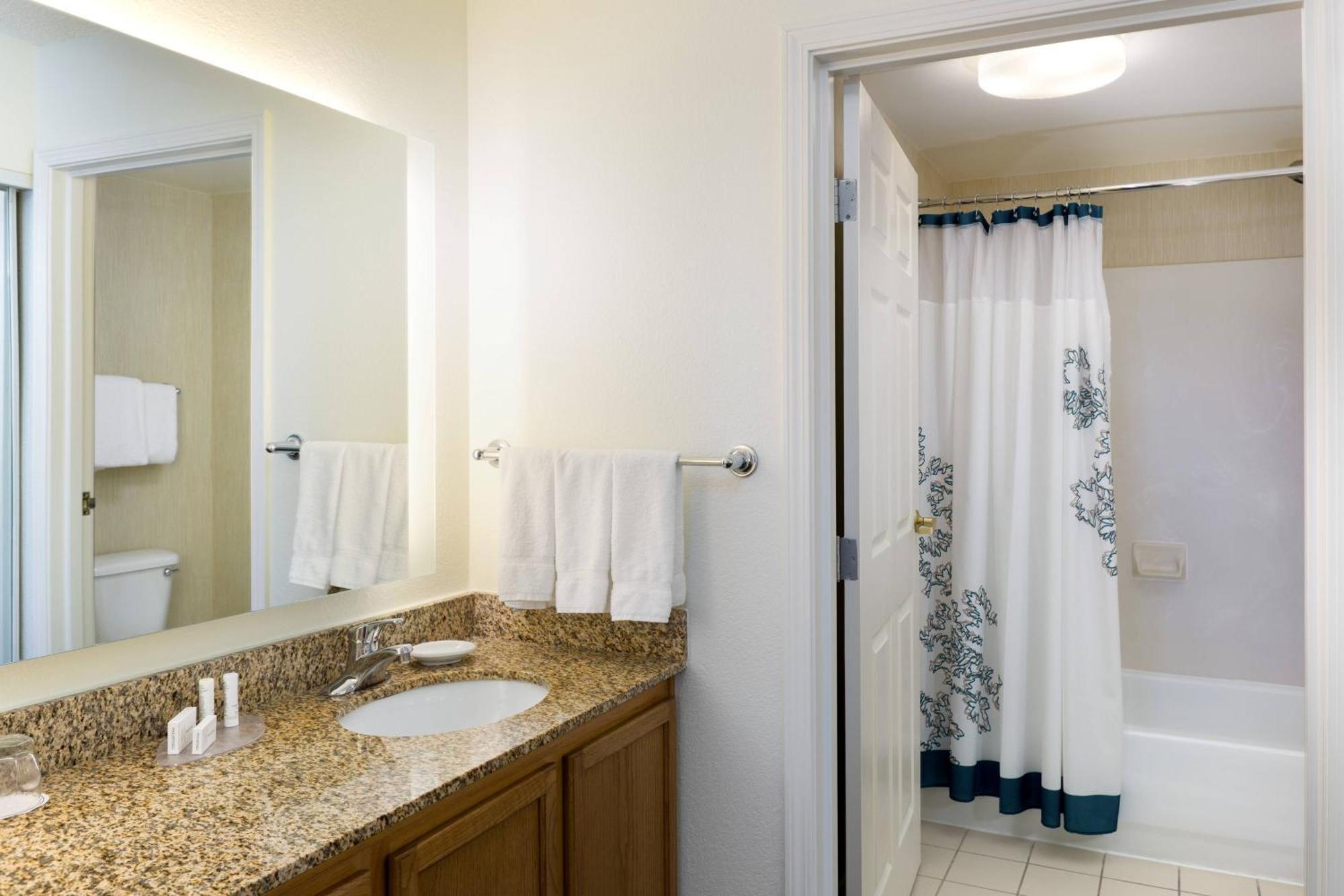 Hotel By Marriott Parmer/tech Ridge 3*